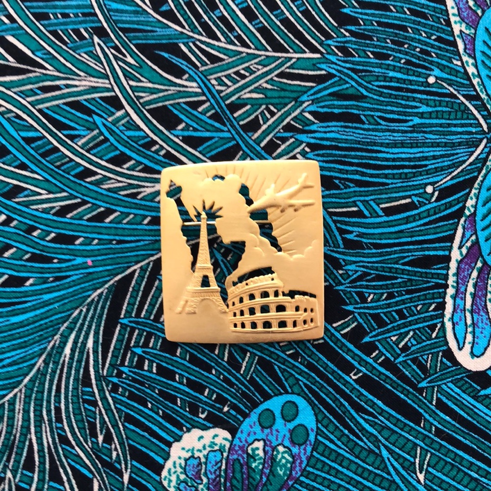 Travel Brooch by JJ